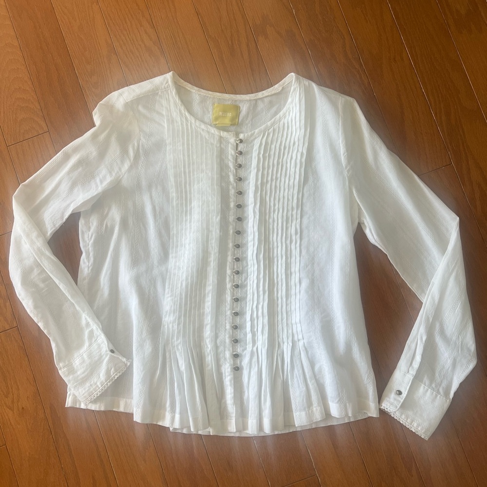 Maeve White Blouse with Textured Detail in great condition!